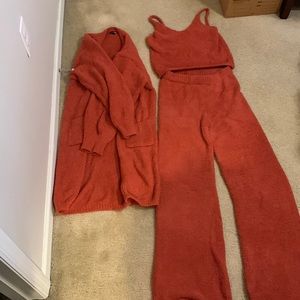 FASHION NOVA COZY LOUNGE SET SIZE LARGE IN BURNT ORANGE! SOOOO COMFY AND CUTE!💖